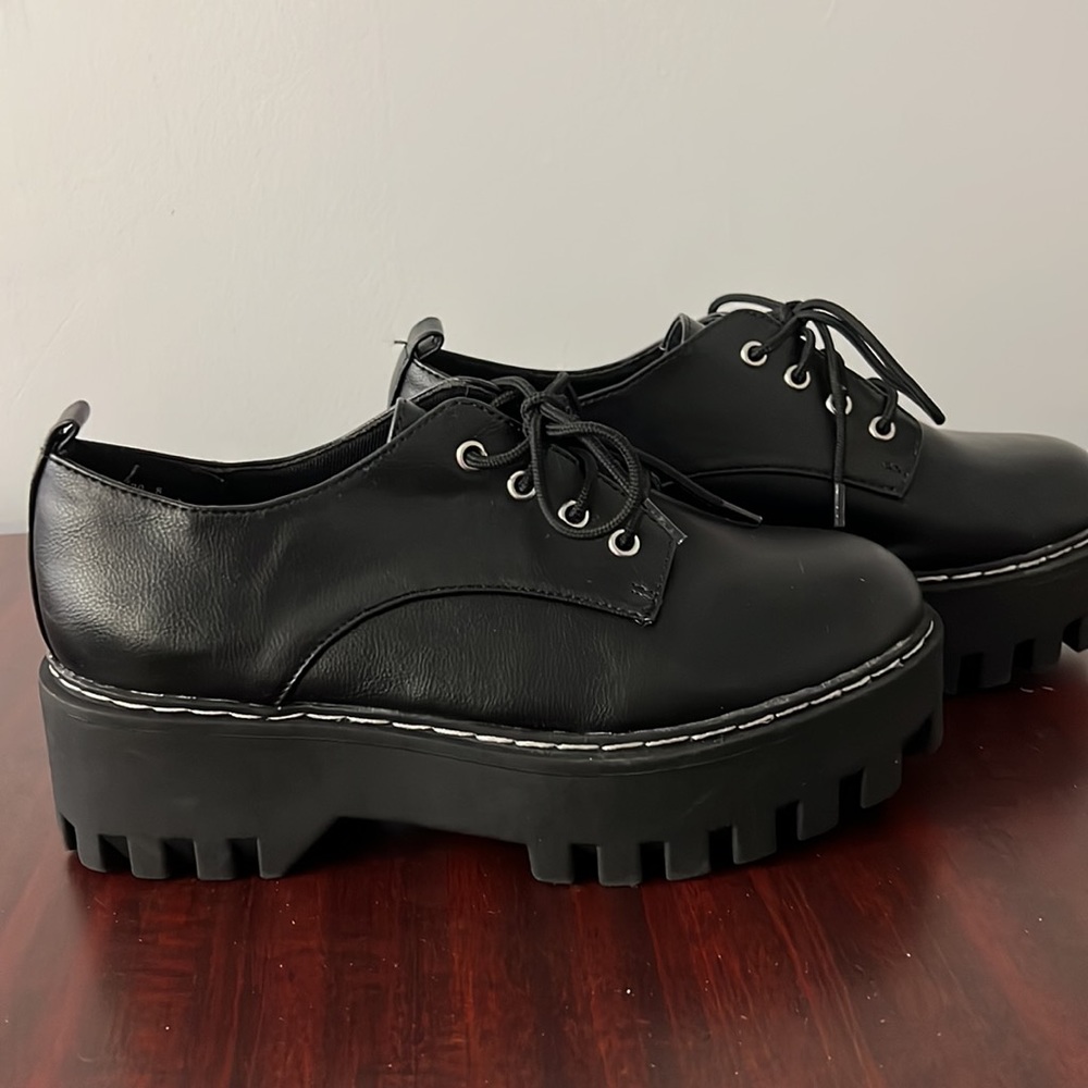 Shoes - Picture 3 of 5